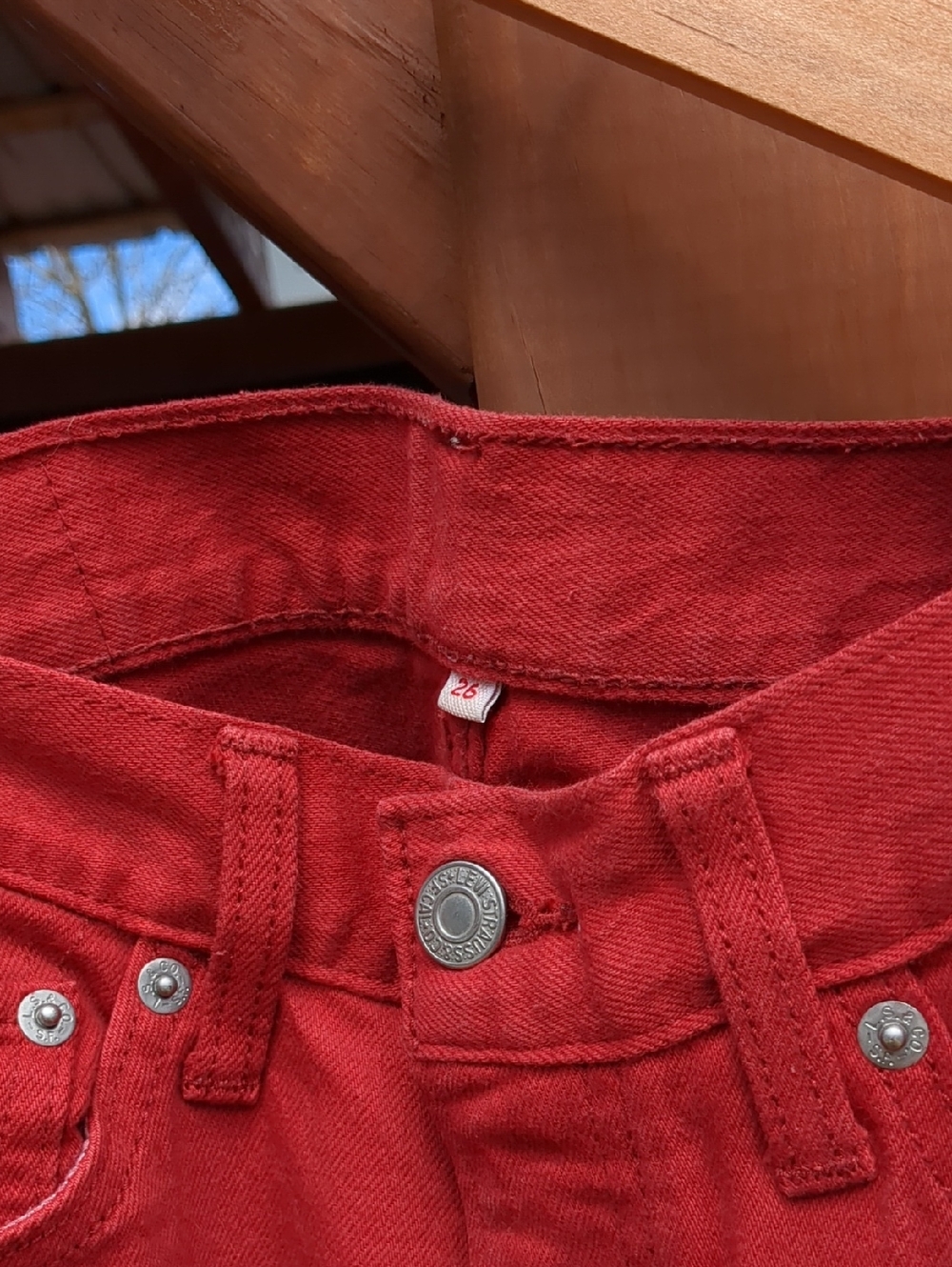 -LEVI'S- Red Women's Straight Jeans with Classic Back Pocket Size 26 - Picture 6 of 6
